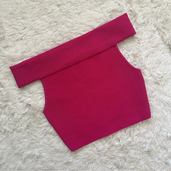Aritzia Babaton Top Sculpt Knit Off-Shoulder Ribbed Cropped Pink Sz M - Picture 1 of 11
